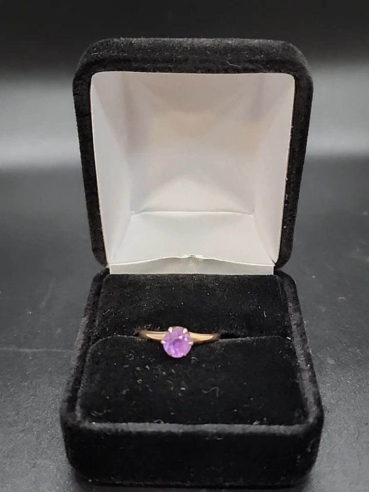 Estate Natural 0.56 ctw Tanzanite 14K Yellow Gold Ring Size 5.5 - Image 2 of 4