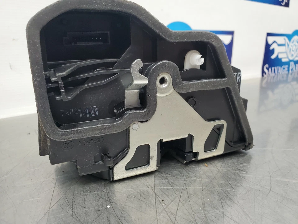 Actuador de bloqueo de puerta BMW 535XI E60 2008 - pasajero - derecha - trasero Foto 3 de 4