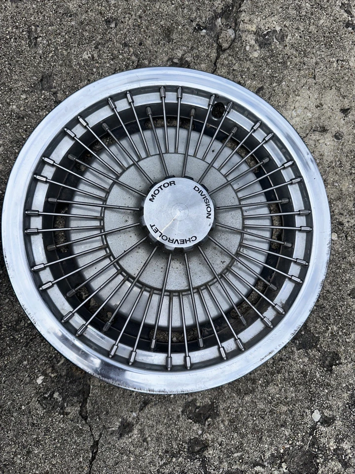 Chevrolet Monte Carlo 3049B 1973-1976 15" tapacubos de alambre cubierta de rueda # 341332 lote Foto 2 de 3