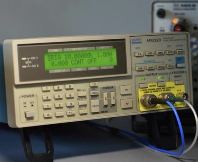 1pcs Tektronix AFG320