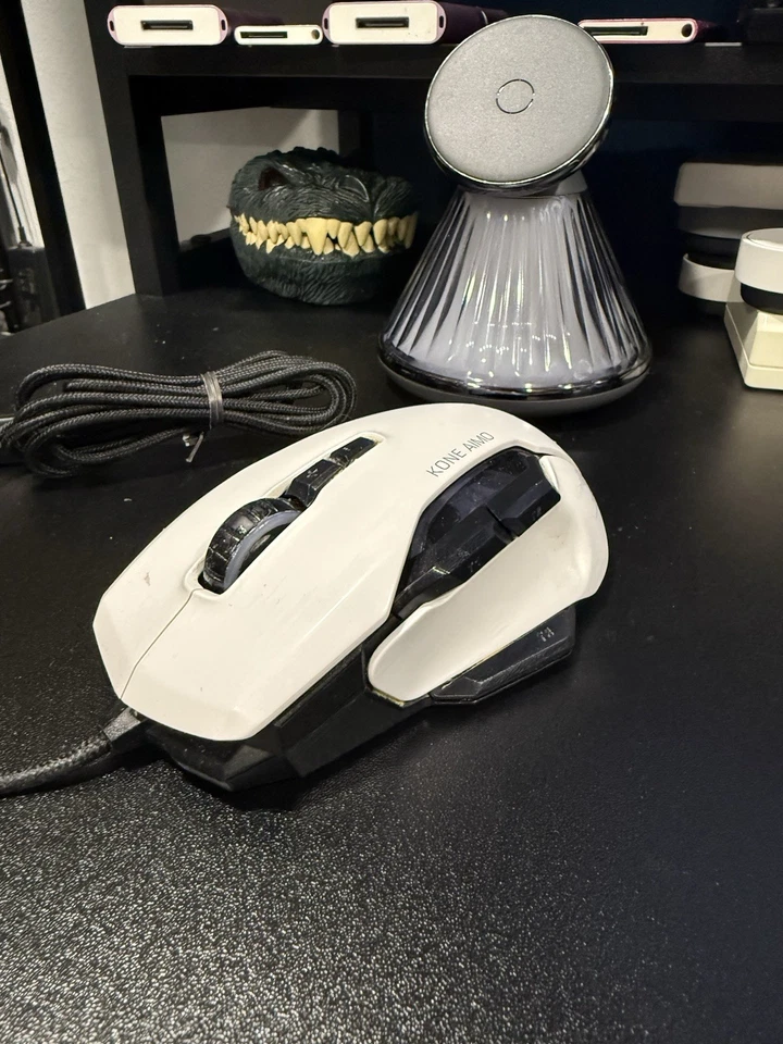 ROCCAT Kone AIMO Remastered Wired PC Gaming Mouse White ROC11820WE - Image 2 of 4