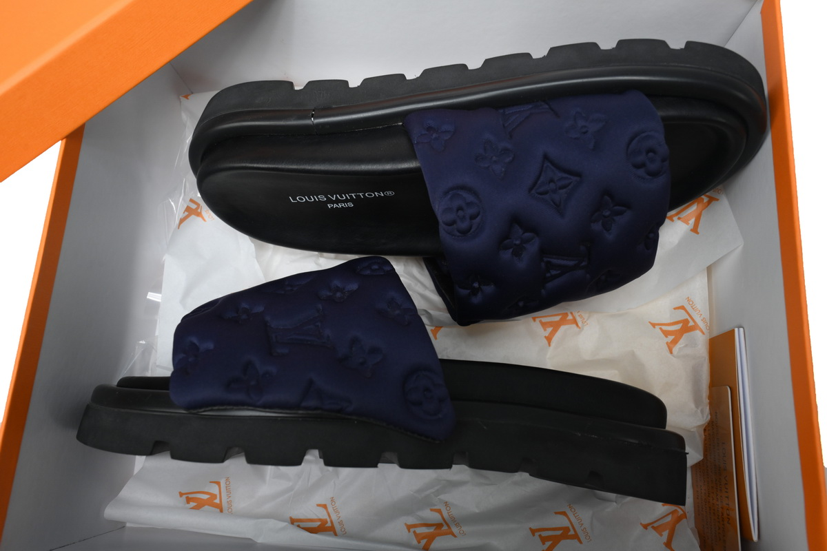 LOUIS VUITTON Pool Pillow Comfort slippers Dark blue men free