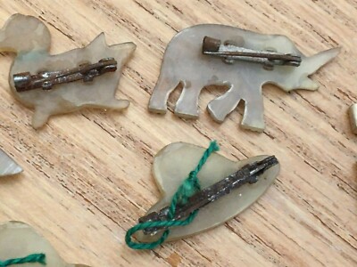Lot De Broches Vintage En Corne - Motifs Edelweiss, Scottie, Chapeaux, Canard - Occasion