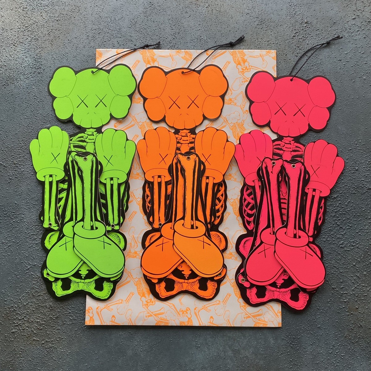 KAWS OriginalFake Halloween Skeleton Ornament 2007 3-Color KAWS OriginalFake Halloween Skeleton Ornament 2007 3-Color