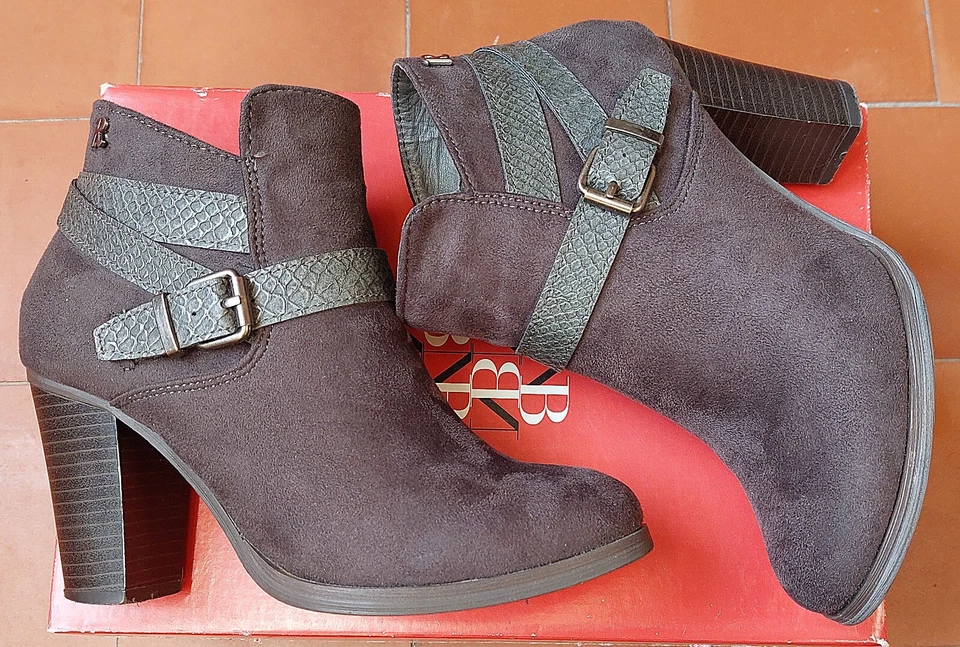 Botines imitación ante, color  marrón, marca Refresh . Número 35 - Imagen 3 de 4