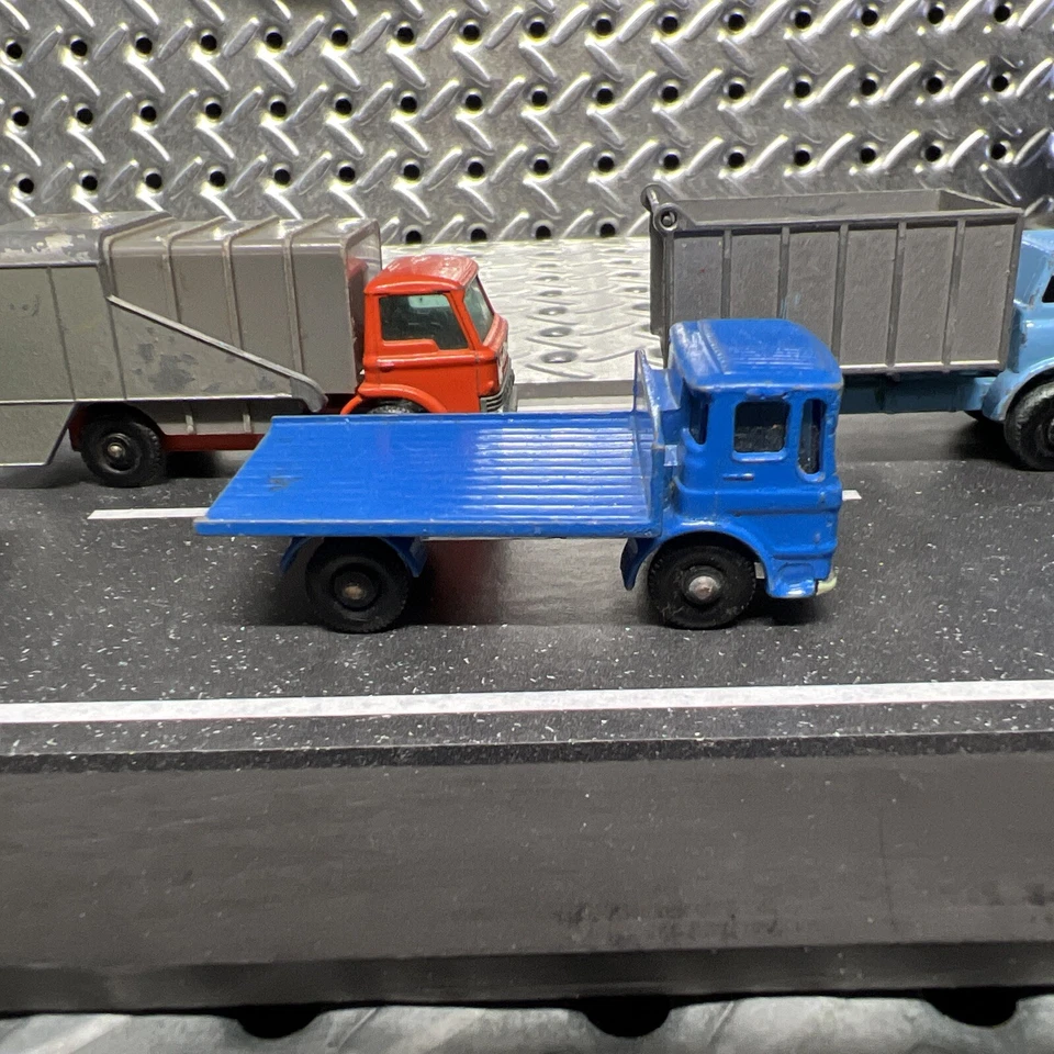 MATCHBOX Series No.60 - Site Hut Truck - Made in England by Lesney + 4 Random - Image 3 of 4