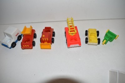 FISHER PRICE VINTAGE LITTLE PEOPLE VEHICLE LOT- FIRETRUCK - MAIL -DUMP (HCX48)