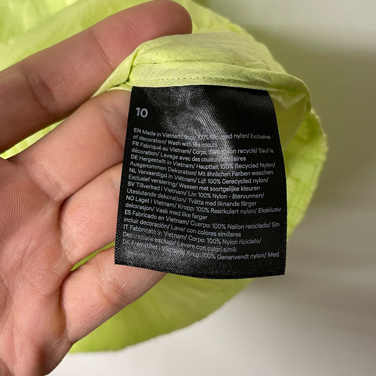 Lululemon Lab Translucent Lightweight Windbreaker… - image 5