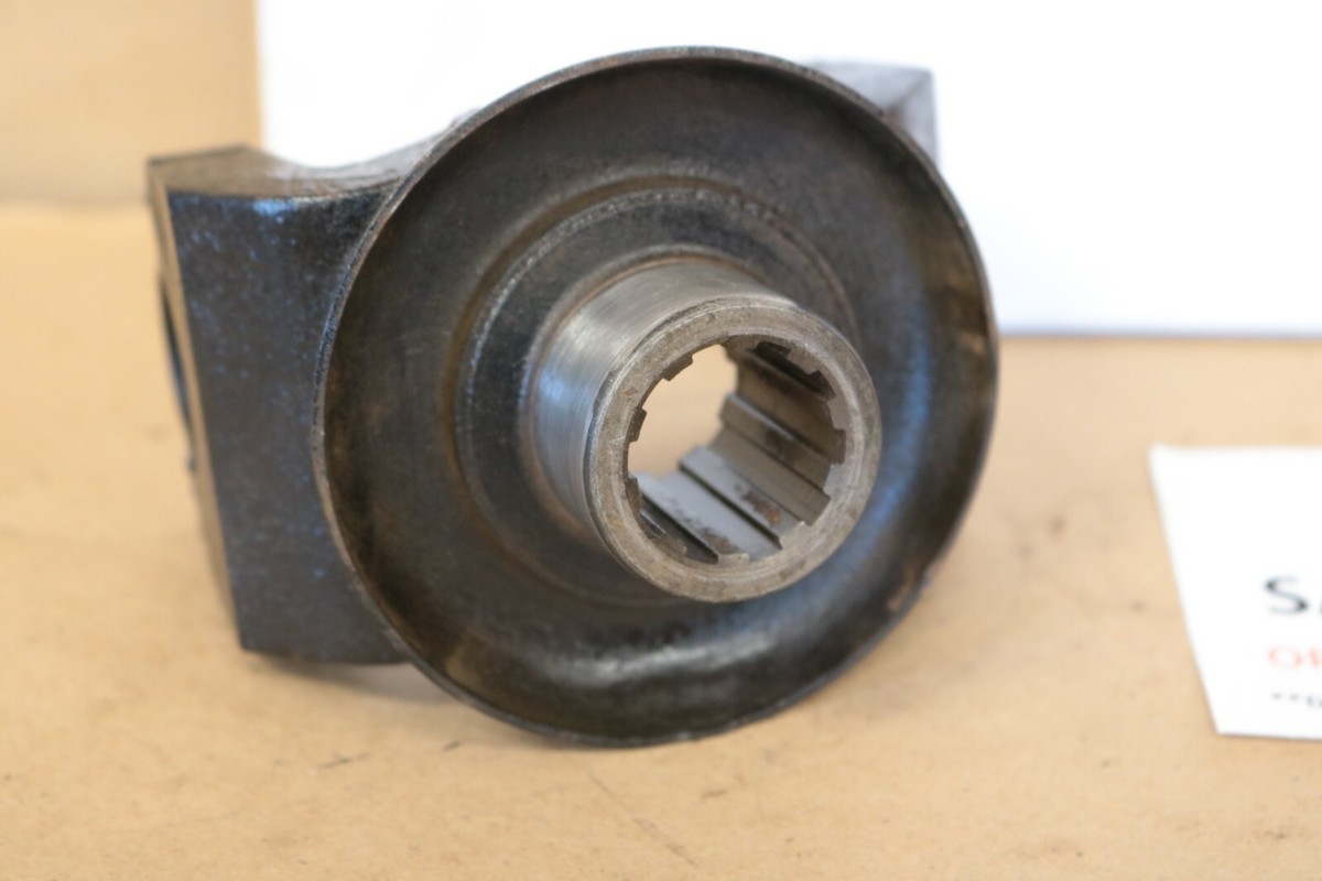 Dodge W200 Dana 44 Front Pinion Yoke 1410 Series 10 Spline 1967