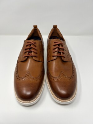 Cole Haan Men display picture 2