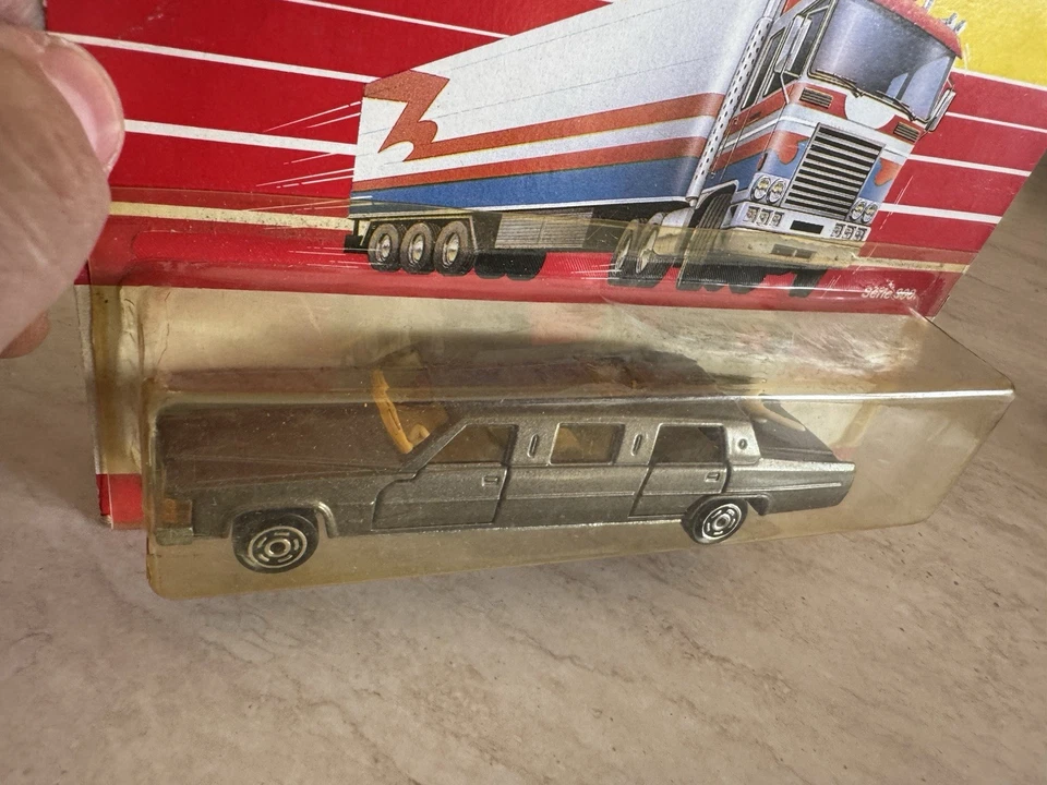 MAJORETTE LIMOUSINE N.339 SCALA 1:55 MADE IN FRANCE ANNI 80 NUOVA IN BOX - Immagine 3 di 4