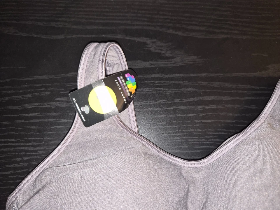 Sujetador Bali Comfort Revolution ComfortFlex Fit moldeador sin aros tazas de espuma talla M Foto 3 de 4