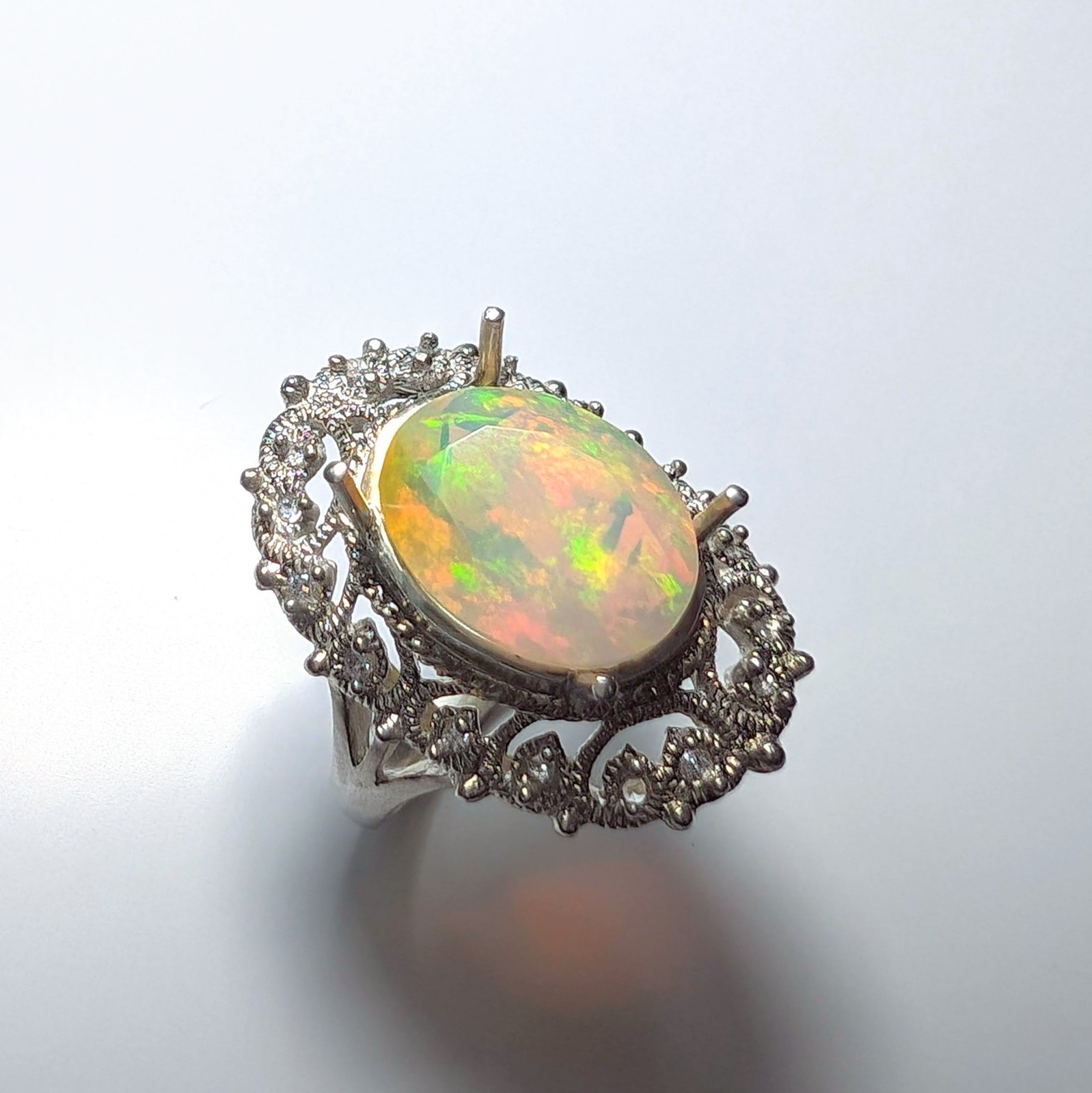 3.75cts Natural multi-colour Welo Opal Silver / Gold / Platinum ring image 2