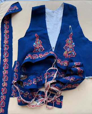 AUTHENTIC TELEMARK Teen  NORWEGIAN BUNAD  Hand embroidery pcs Norway Veg. dye