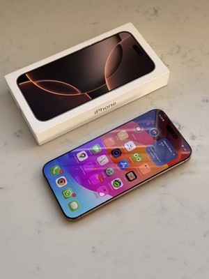 Apple iPhone 16 Pro Max DesertTitanium, 256GB, entsperrt