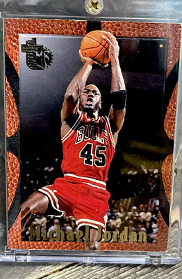 マイケル・ジョーダン  TOPPS 45番 ゴールドカード エンボス s-l400.jpg