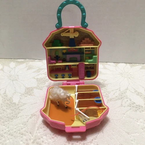 1994 MT HK Polly Pocket KO Clone HORSE STABLE Happy Trails Club with White Horse