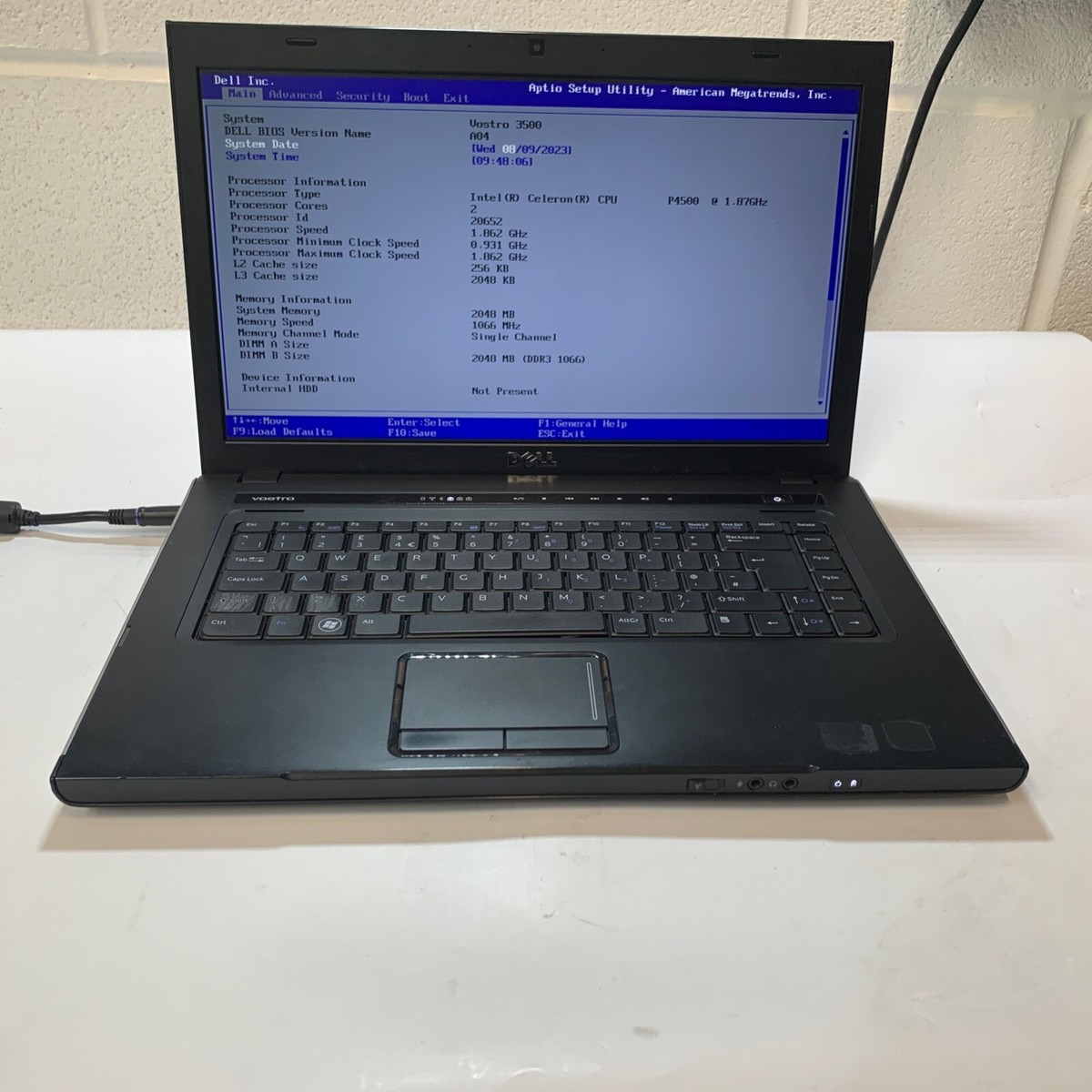 送料無料 シルバー 1台限定 ノートPC 中古良品 15.6型 DELL VOSTRO