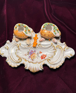 VINTAGE MOTTAHEDEH DOUBLE INKWELL WITH SEASHELL MOTIF