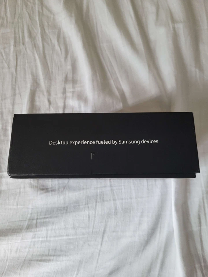 Samsung  DeX Pad Cell Phone Docking Station EE-M5100TBKGKR (Plug Type C and A) - Image 4 of 4