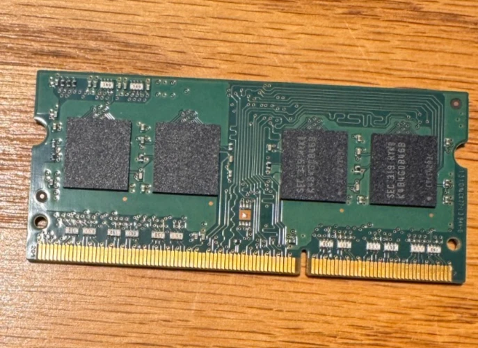 Samsung Laptop Memory 4GB 1Rx8 PC3L-12800S- M471B5173BH0-YK0 FRU 03T6457 92 - Image 2 of 3