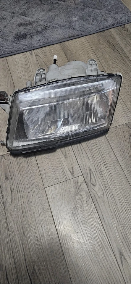 Pair Of Front Headligjts For 1999-2002 Saab 9-3 . - Image 3 of 4