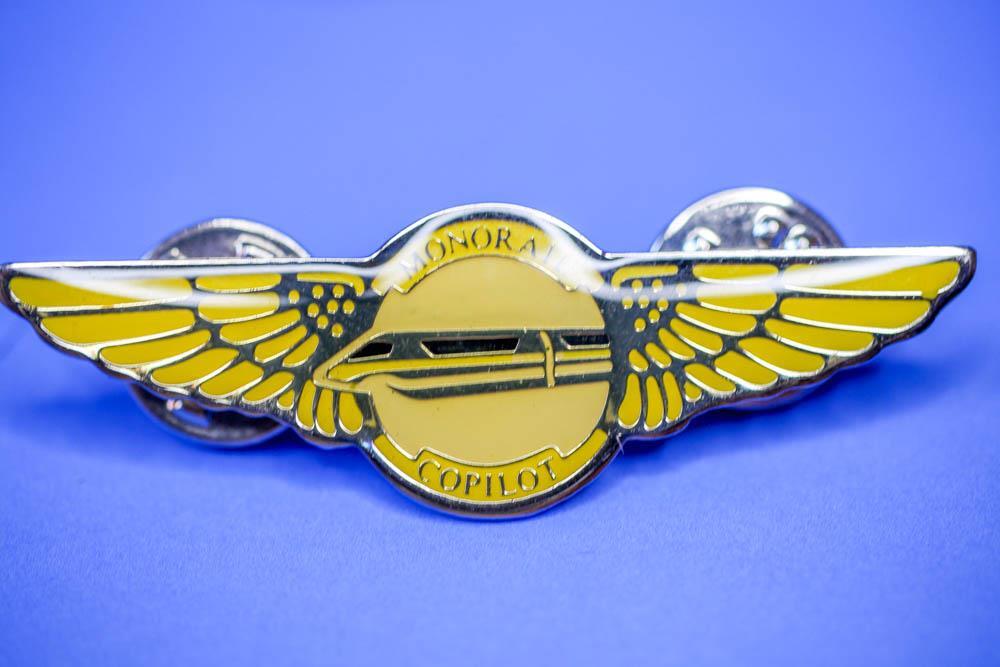 YELLOW Walt Disney World Monorail 40TH ANNIVERSARY COPILOT JUNE 14 1999 Wing Pin