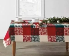 Bee & Willow Holly Jacquard 60x102” Christmas Holiday Tablecloth Bed Bath Beyond
