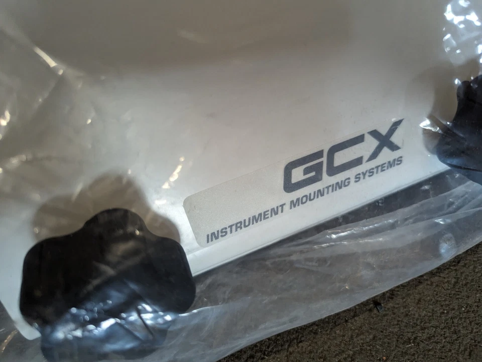 Soporte antivuelco GCX Soporte CPU para soporte de monitor de paciente, montaje de 2 pulgadas Foto 3 de 4