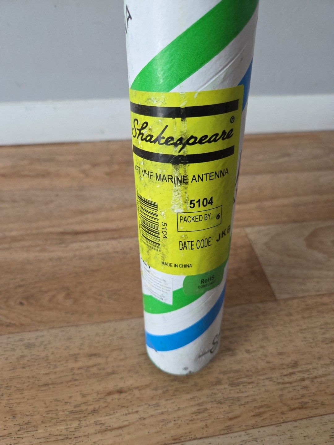 Shakespeare # 5104, 4' Ft VHF Marine Antenna, 3dB, White, 