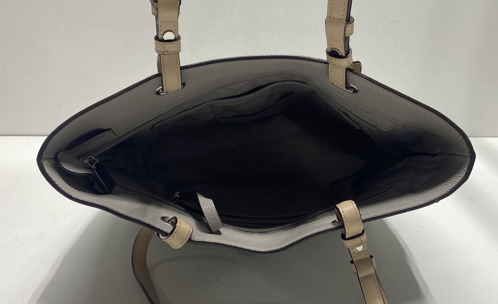 Michael Kors Gray Solid Pebbled Leather Zipper To… - image 4