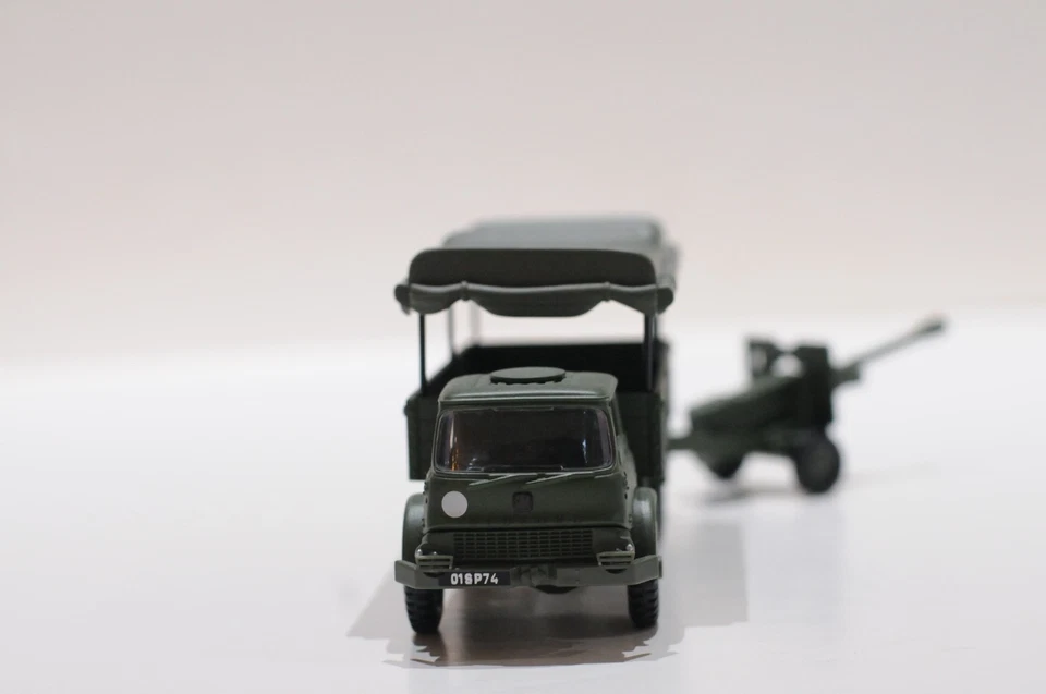 CORGI BEDFORD MK BRITISH ARMY HIGH CANVAS TRUCK PLUS 25LB GUN SCALE 1:50 PLASTIC - Image 3 of 4