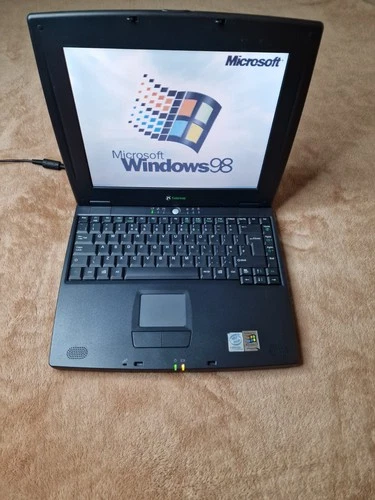 Vtg Gateway Solo 5300 Laptop Celeron 550MHz 6Gb Hdd 128mb Ram Win98 Power On Tes