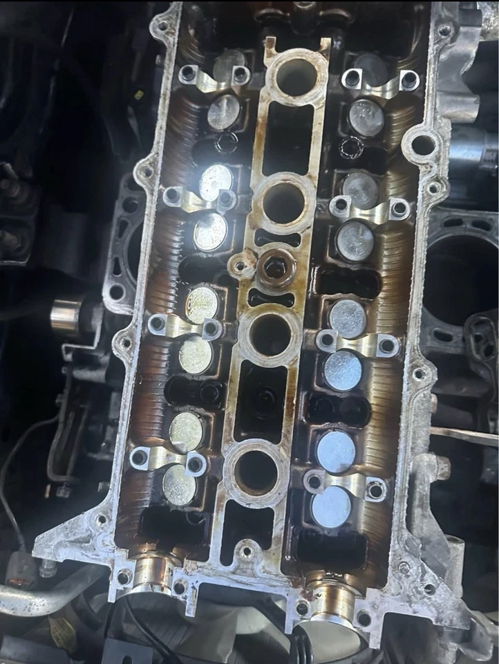 02 Mazda Protege 2.0 L culata motor - PIEZA OEM USADA Foto 4 de 4