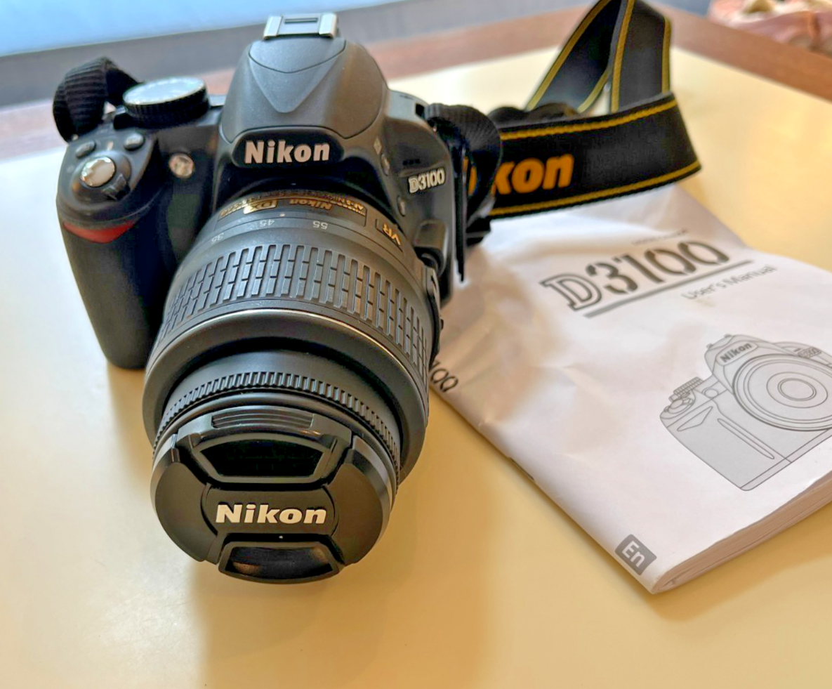 Nikon D3100/AF DX NIKKOR 18-55mm 良品 Amazon.com : Nikon D3100 Digital SLR Camera with 18-55mm NIKKOR VR