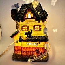 Ghost Light Up Plug In Ceramic Haunted House RIP Ghosts Jack O Lanterns Cat 7.5