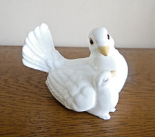 ROYAL OSBORNE Bone China  Mother & Chick Figurine Ornament TMR-5569