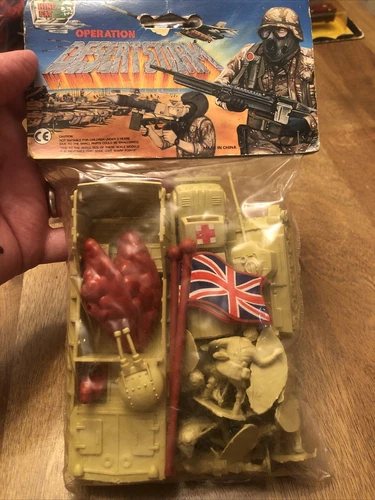 vintage Hing Fat Operation Desert Storm NOS Toy Soldiers Tanks Beach Landing