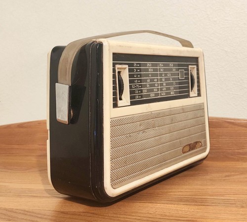VEF-SPIDOLA a Vintage 1965 Soviet Latvian Russian Radio Receiver USSR СПИДОЛА - Picture 2 of 17
