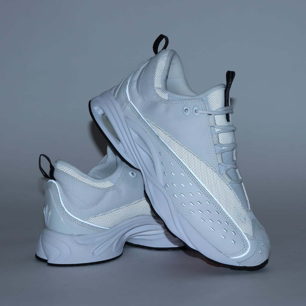 【NIKE】X NOCTA ZOOM DRIVE SP QS DX5854-100 コラボ / 追跡可 DX5854-100 Drake NOCTA Nike Air Zoom Drive Summit White
