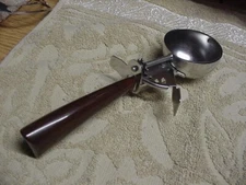 Vintage ICE CREAM SCOOP/SCOOPER Kitchen Utensil BROWN w/BLACK Bakelite Handle
