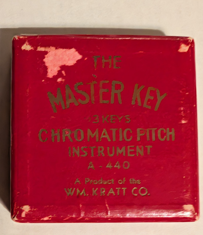 WM KRATT  Master Key Chromatic Pitch Instrument Scale F 13 Keys w Box A 440