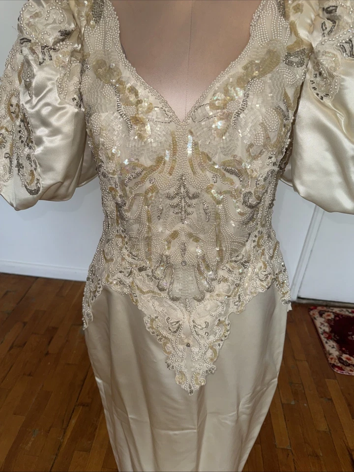 #163 Eve Of Milady Vintage Wedding Gown! Gorgeous Beading And Sleeves! Pre owned - Image 4 of 4