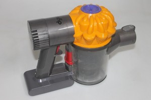 Dyson DC58 V6 Staubsauger mit  NEUE  Akku