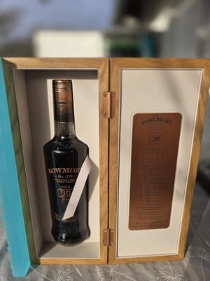 Bowmore 30 Years Old   Limited Edition (Bottled 2020), Originalverpackt, Whisky
