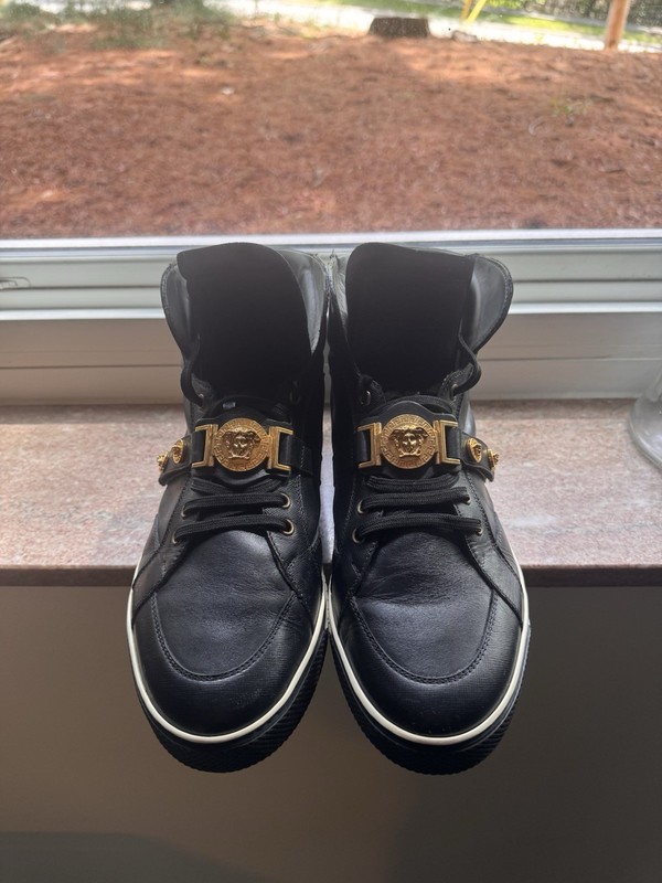 Authentic Versace Italian Leather High Top Sneakers. Mens U.S. Size 11 (EU 440)