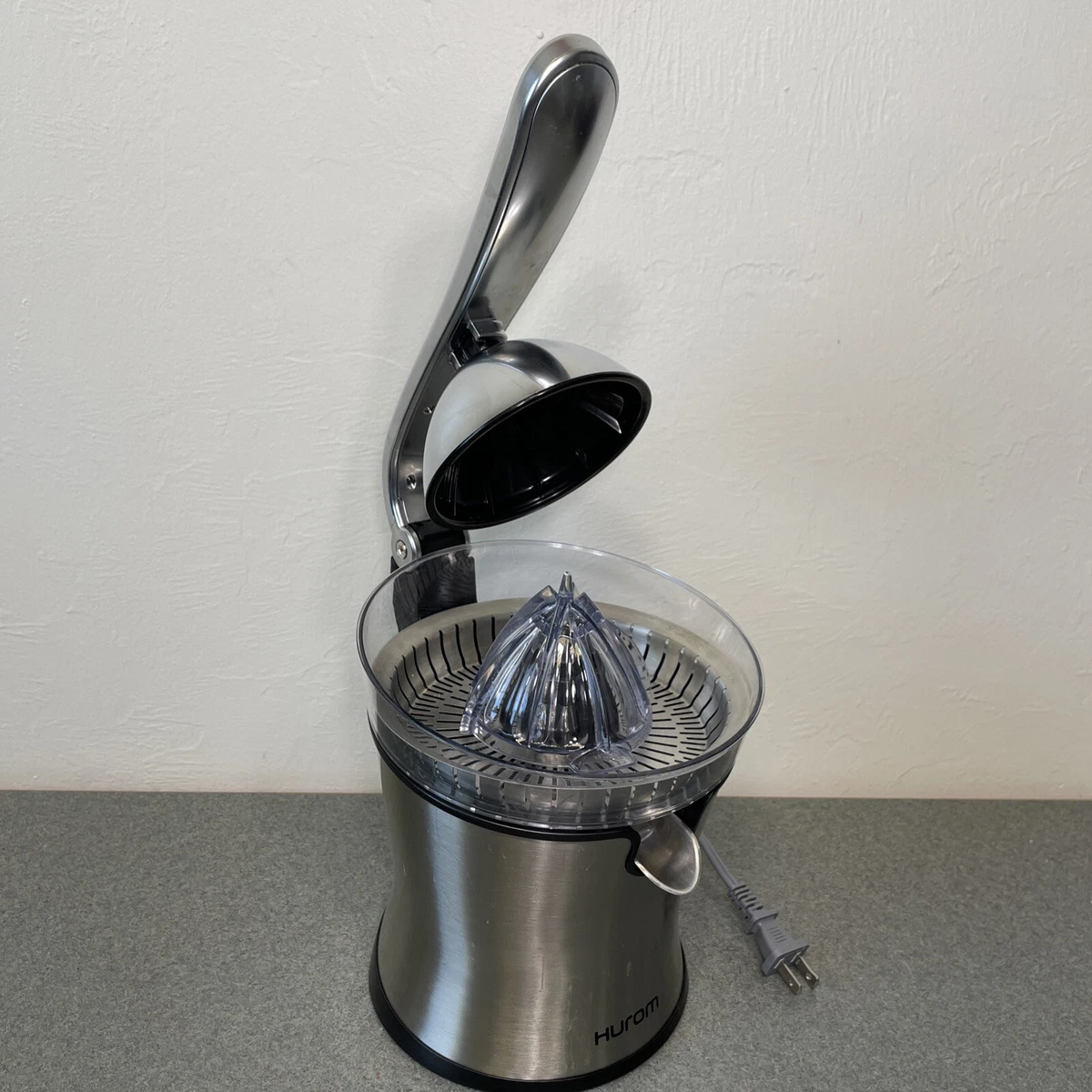 Hurom top citrus juicer