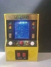 Pac-Man Handheld Retro Mini Arcade 2020 Bandai Namco