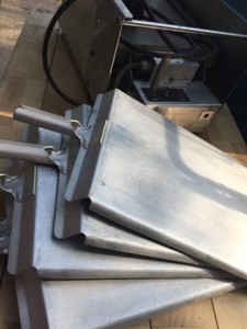 HENNY PENNY   BT 310  Bun Toaster model BT 310  Henny Penny