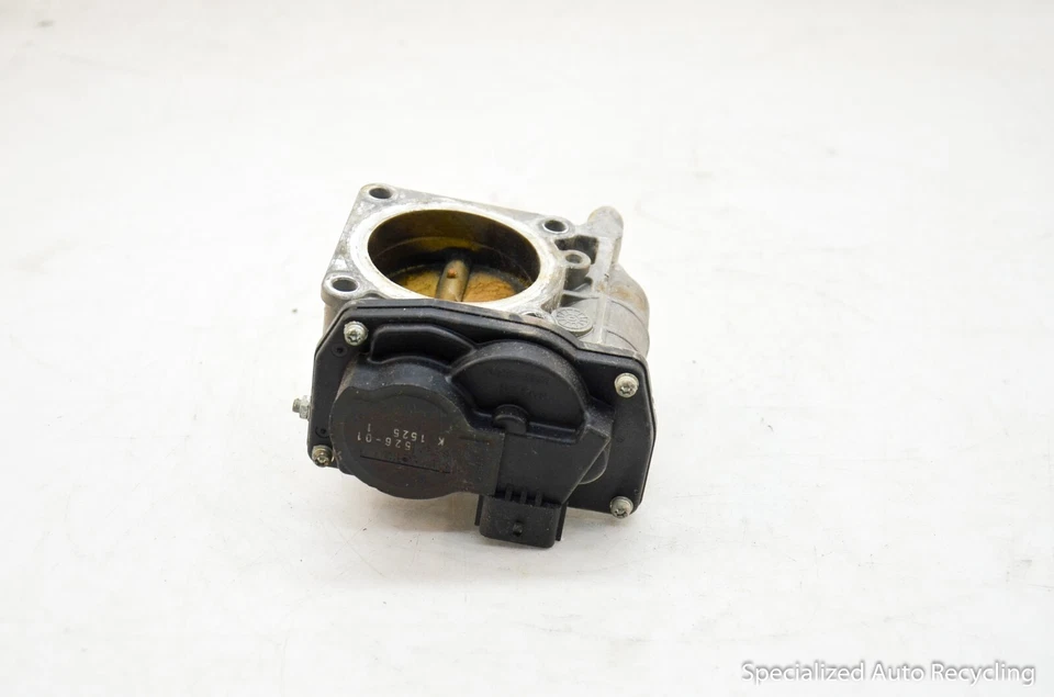 Infiniti M37 2012 carrocería del acelerador Foto 3 de 4